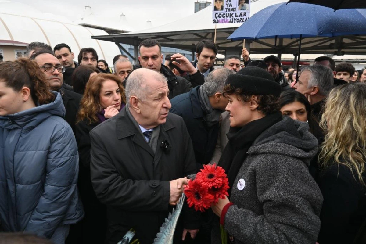 &Uuml;mit &Ouml;zdağ, Minguzzi&rsquo;nin &Ouml;l&uuml;m Yıl D&ouml;n&uuml;m&uuml;nde Kadık&ouml;y&rsquo;de D&uuml;zenlenen Anma T&ouml;renine Katıldı