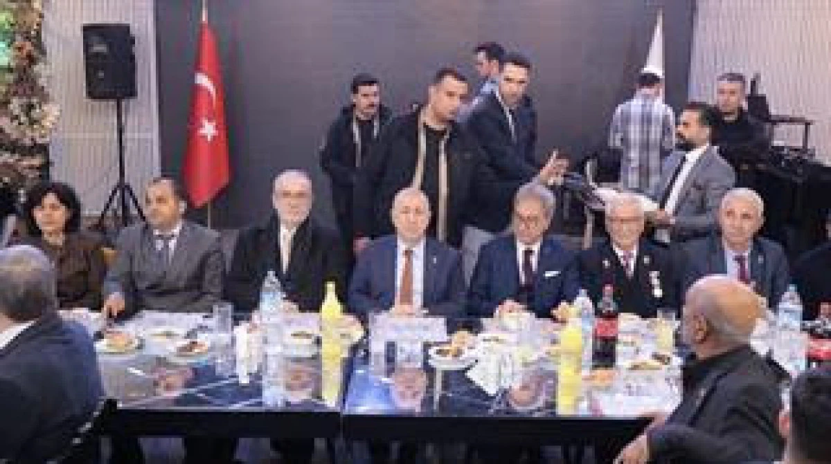 &Uuml;mit &Ouml;zdağ&rsquo;dan Eskişehir&rsquo;de Sert Mesajlar: &ldquo;Hesabı Sandıkta Sorun&rdquo;