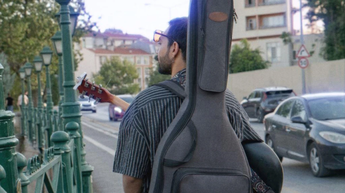 Uzayzaman Yolcusu&rsquo;ndan yeni tekli: &ldquo;D&uuml;nya bi&rsquo; yavaş&rdquo;