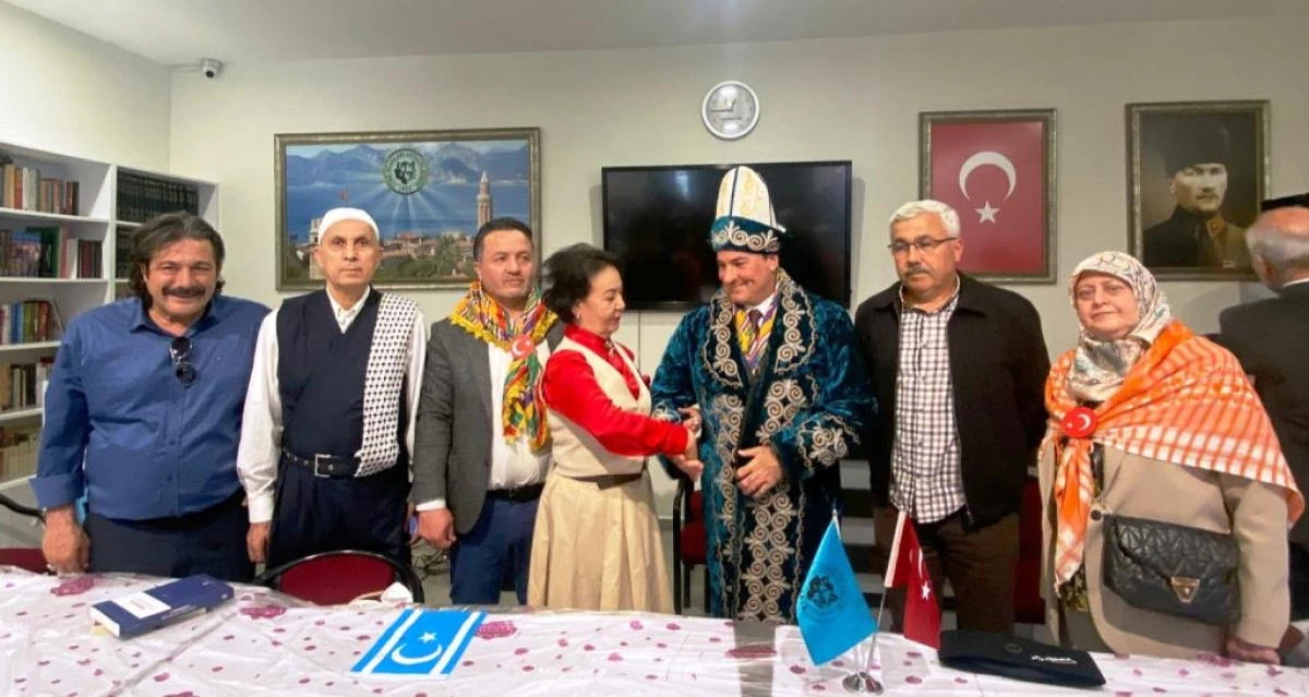 Y&Ouml;RT&Uuml;RK Başkanı Mustafa &Ccedil;olak: "Y&ouml;r&uuml;kl&uuml;k Yaşayan Bir Kimliktir"