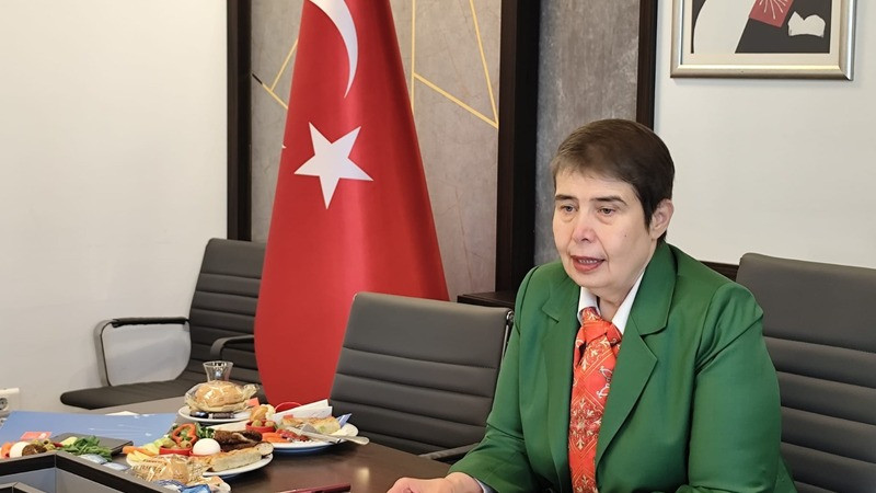 Zeliha Aksaz Şahbaz: “Sağlık Bakanlığı Halkın Değil, Çetelerin Bakanlığı Haline Getirilmiştir”