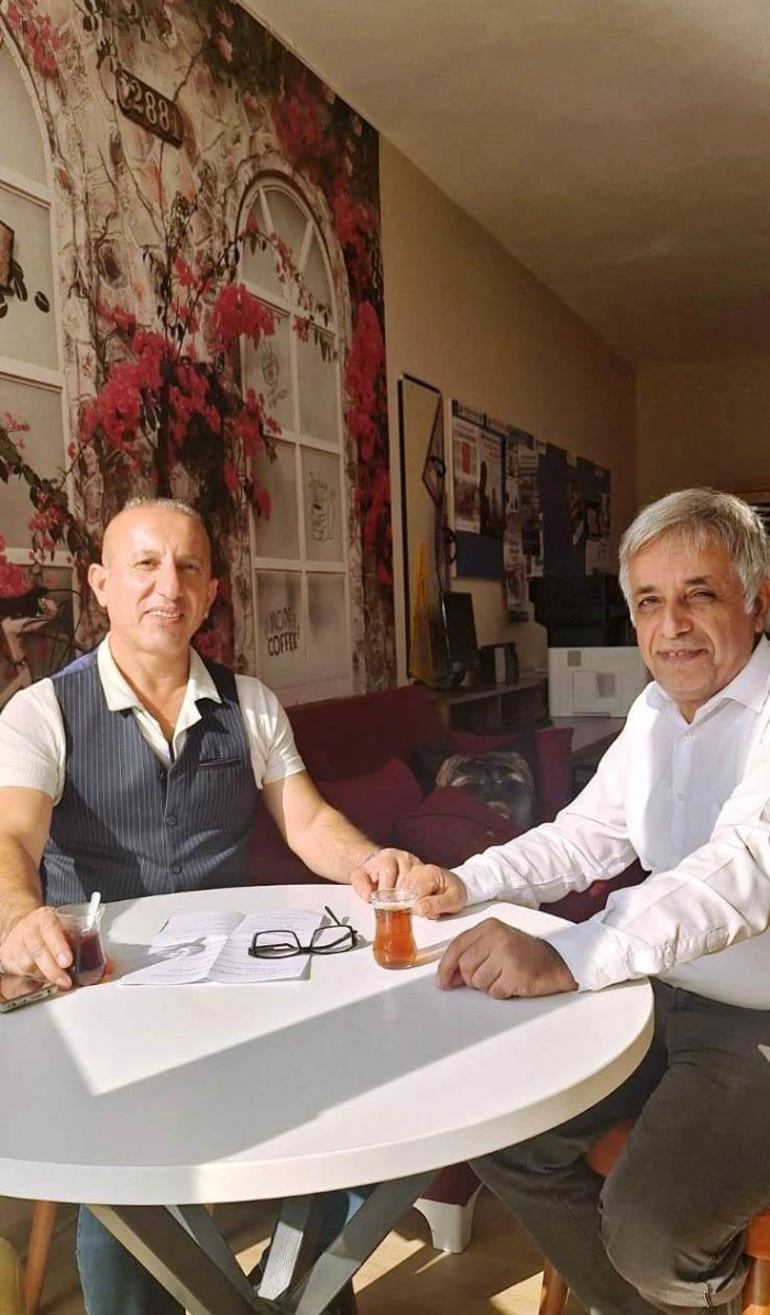 &Ouml;ĞRETMEN HIZIR EMİR ABDULCELİL ASLAN İLE TİYATRO VE &Ouml;ĞRETMENLİK &Uuml;ZERİNE BİR R&Ouml;PORTAJ